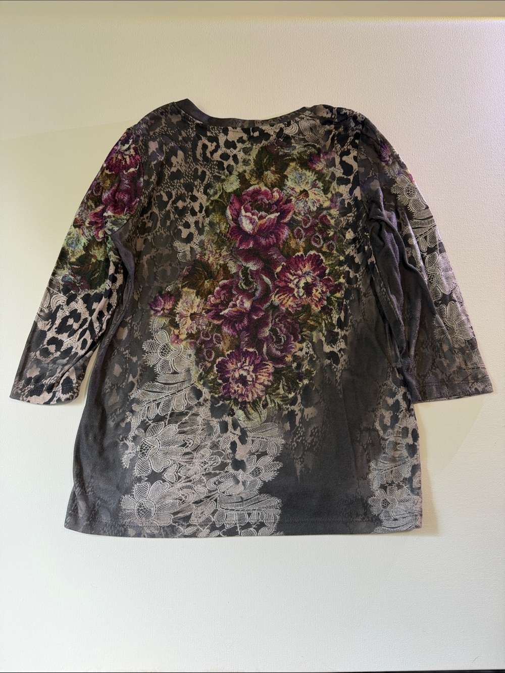 Christopher Banks Women's Gray Floral Print Scoop Neck Top with Purple Accents L - Picture 2 of 8